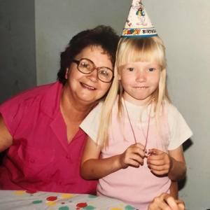 Meet your Posher, Caitlin